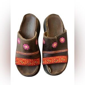 VINTAGE 90S VENUS GIRL TRAP BROWN LEATHER SANDALS SIZE 8 WOMENS